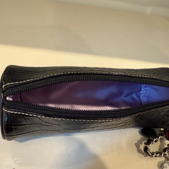 Adorable Liz Claiborne Lined ZIP Charm Bracelet Wristlet - Picture 5 of 9